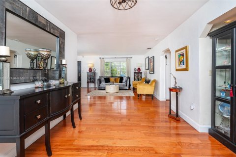 Villa ou maison à vendre à Miami Springs, Floride: 5 chambres, 294.13 m2 № 1161184 - photo 12