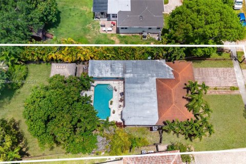 Villa ou maison à vendre à Miami Springs, Floride: 5 chambres, 294.13 m2 № 1161184 - photo 7
