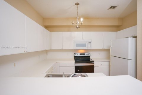 Condominio en venta en Royal Palm Beach, Florida, 2 dormitorios, 119.1 m2 № 782534 - foto 25