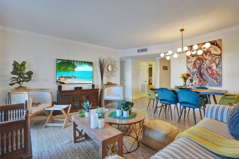 Condo in Lauderhill, Florida, 1 bedroom  № 782535 - photo 7