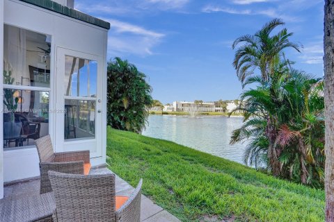 Condo in Lauderhill, Florida, 1 bedroom  № 782535 - photo 22