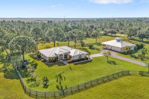 Villa ou maison à vendre à Punta Gorda, Floride: 3 chambres, 173.08 m2 № 1371766 - photo 1