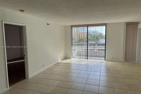 Copropriété à vendre à Aventura, Floride: 1 chambre, 102.56 m2 № 1309610 - photo 2