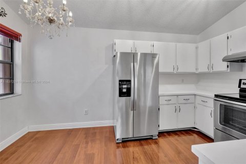 Copropriété à vendre à Pembroke Pines, Floride: 2 chambres, 92.9 m2 № 1309611 - photo 10