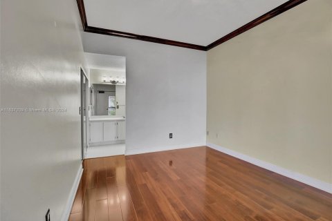 Copropriété à vendre à Pembroke Pines, Floride: 2 chambres, 92.9 m2 № 1309611 - photo 16