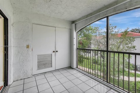 Copropriété à vendre à Pembroke Pines, Floride: 2 chambres, 92.9 m2 № 1309611 - photo 30