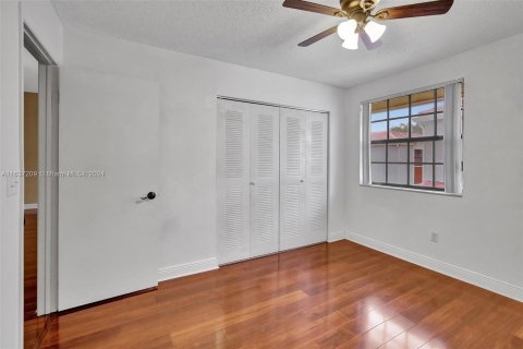 Copropriété à vendre à Pembroke Pines, Floride: 2 chambres, 92.9 m2 № 1309611 - photo 27