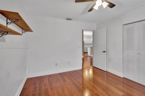 Copropriété à vendre à Pembroke Pines, Floride: 2 chambres, 92.9 m2 № 1309611 - photo 26