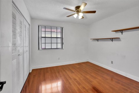 Copropriété à vendre à Pembroke Pines, Floride: 2 chambres, 92.9 m2 № 1309611 - photo 24