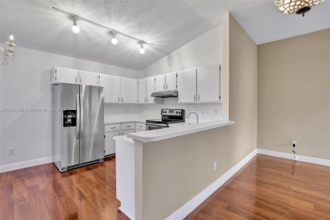 Copropriété à vendre à Pembroke Pines, Floride: 2 chambres, 92.9 m2 № 1309611 - photo 9