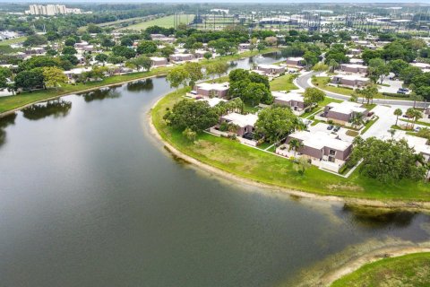 Adosado en venta en West Palm Beach, Florida, 2 dormitorios, 114.83 m2 № 1179697 - foto 2