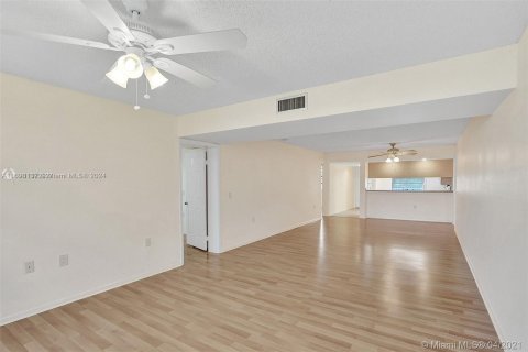 Condo in Davie, Florida, 2 bedrooms  № 1229905 - photo 7