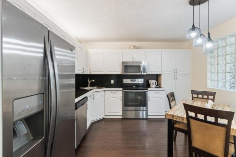 Condo in Coconut Creek, Florida, 3 bedrooms  № 1229953 - photo 8