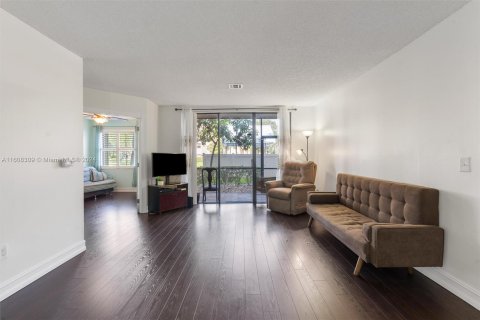 Condo in Coconut Creek, Florida, 3 bedrooms  № 1229953 - photo 5