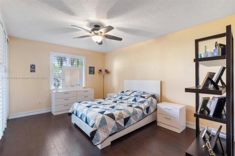 Condo in Coconut Creek, Florida, 3 bedrooms  № 1229953 - photo 10