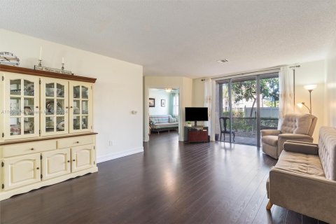 Condo in Coconut Creek, Florida, 3 bedrooms  № 1229953 - photo 2