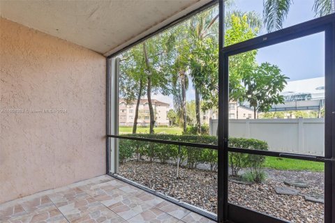 Condo in Coconut Creek, Florida, 3 bedrooms  № 1229953 - photo 20