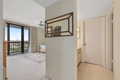 Condo in Hutchinson Island South, Florida, 3 bedrooms  № 1138219 - photo 25