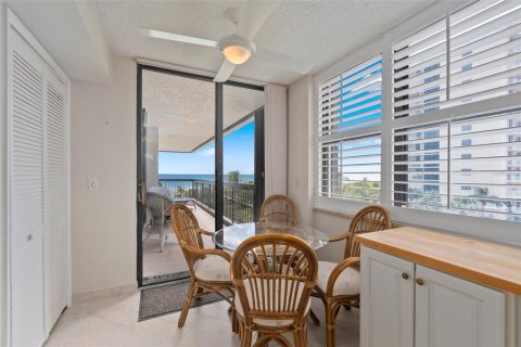 Condo in Hutchinson Island South, Florida, 3 bedrooms  № 1138219 - photo 21