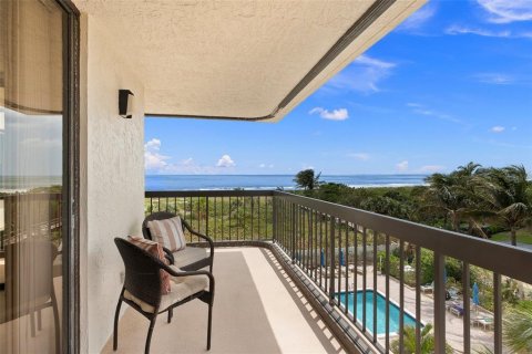 Condo in Hutchinson Island South, Florida, 3 bedrooms  № 1138219 - photo 12