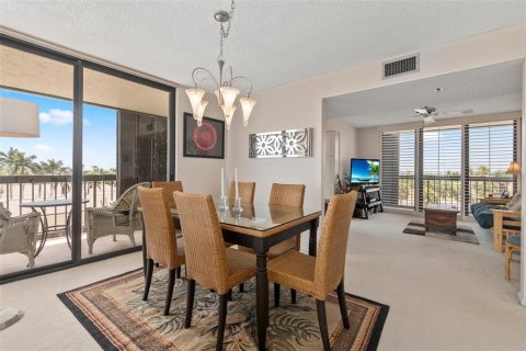 Condo in Hutchinson Island South, Florida, 3 bedrooms  № 1138219 - photo 14