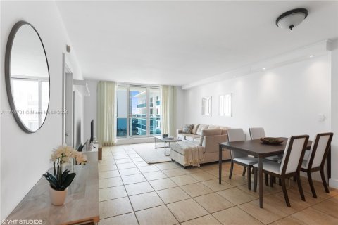 Condominio en venta en Miami Beach, Florida, 1 dormitorio, 81.75 m2 № 1355078 - foto 3