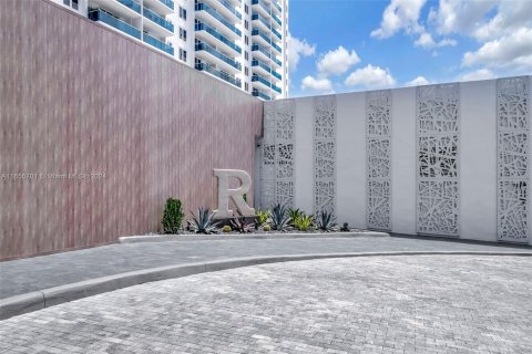 Condominio en venta en Miami Beach, Florida, 1 dormitorio, 81.75 m2 № 1355078 - foto 17