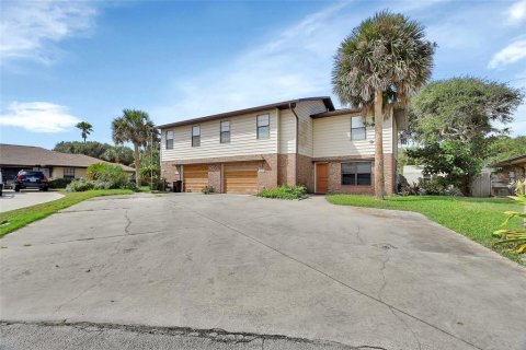 Adosado en venta en New Smyrna Beach, Florida, 3 dormitorios, 152.08 m2 № 1361563 - foto 1