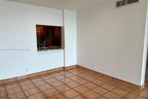 Condo in Miami Beach, Florida, 2 bedrooms  № 1348637 - photo 14