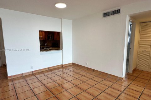 Condominio en alquiler en Miami Beach, Florida, 2 dormitorios, 121.24 m2 № 1348637 - foto 13