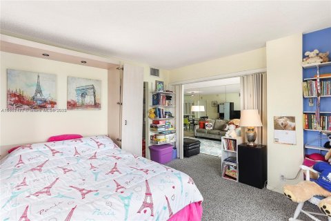 Condominio en venta en Lauderdale-by-the-Sea, Florida, 2 dormitorios, 99.41 m2 № 931618 - foto 19