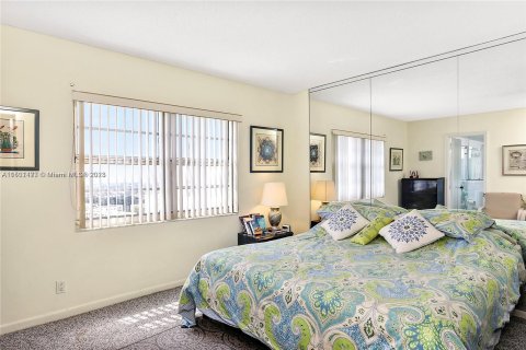 Condominio en venta en Lauderdale-by-the-Sea, Florida, 2 dormitorios, 99.41 m2 № 931618 - foto 16