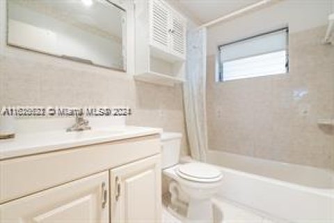 Condo in Plantation, Florida, 1 bedroom  № 1272063 - photo 14