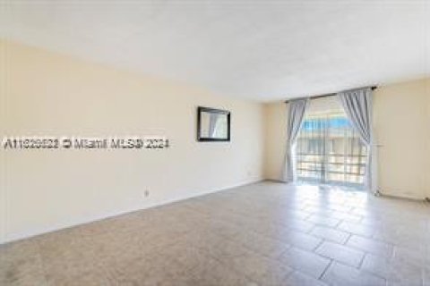 Condo in Plantation, Florida, 1 bedroom  № 1272063 - photo 8