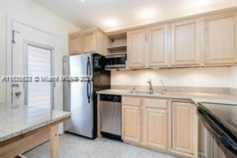 Condo in Plantation, Florida, 1 bedroom  № 1272063 - photo 3