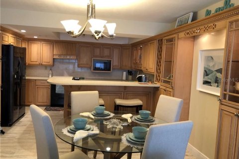 Condo in Clearwater, Florida, 2 bedrooms  № 251587 - photo 8