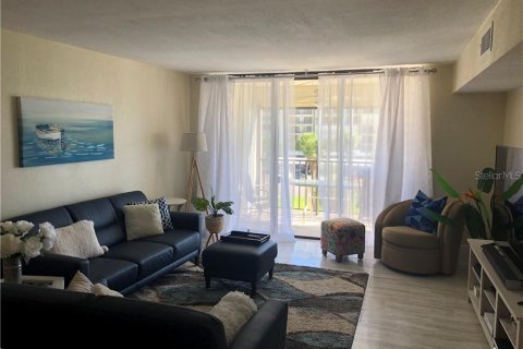 Condo in Clearwater, Florida, 2 bedrooms  № 251587 - photo 3