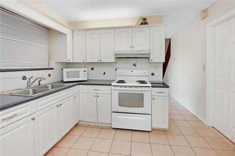 Casa en venta en Miami, Florida, 4 dormitorios, 142.33 m2 № 1417183 - foto 19