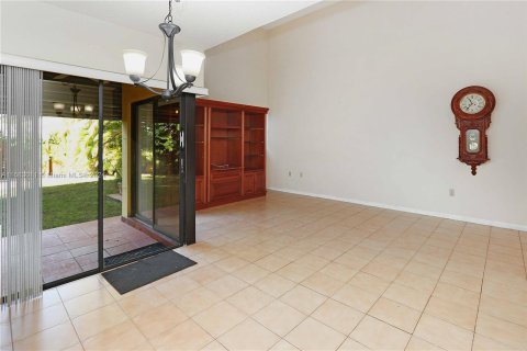 Casa en venta en Miami, Florida, 4 dormitorios, 142.33 m2 № 1417183 - foto 6