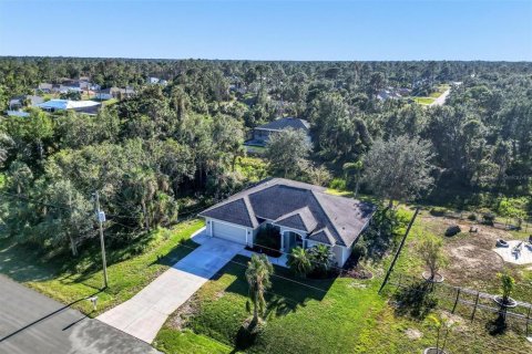 Villa ou maison à vendre à North Port, Floride: 3 chambres, 167.5 m2 № 1245269 - photo 2