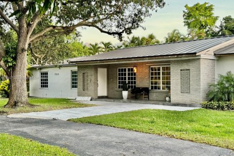 House in Miami, Florida 4 bedrooms, 312.89 sq.m. № 1325589 - photo 5