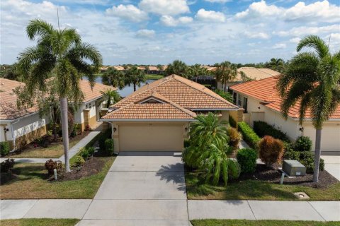 House in Nokomis, Florida 2 bedrooms, 139.35 sq.m. № 1157239 - photo 1