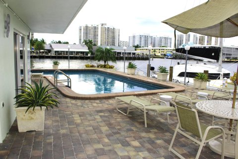 Condo in Fort Lauderdale, Florida, 1 bedroom  № 1002815 - photo 6