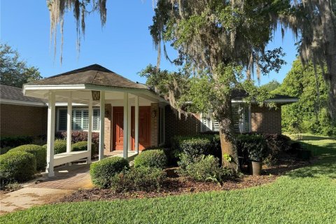 House in DeLand, Florida 3 bedrooms, 291.81 sq.m. № 1157416 - photo 4