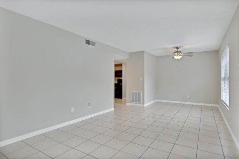 Condo in Tampa, Florida, 2 bedrooms  № 1388926 - photo 6