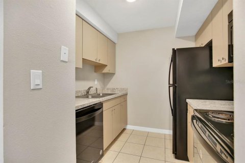 Condo in Tampa, Florida, 2 bedrooms  № 1388926 - photo 15