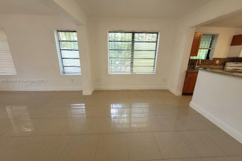 Immobilier commercial à vendre à Miami, Floride: 171.59 m2 № 1316562 - photo 9