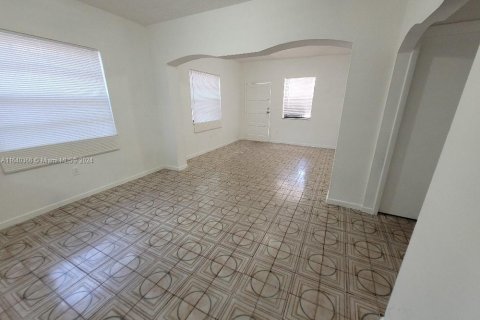 Propiedad comercial en venta en Miami, Florida, 171.59 m2 № 1316562 - foto 20