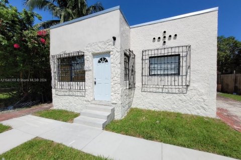 Immobilier commercial à vendre à Miami, Floride: 171.59 m2 № 1316562 - photo 3