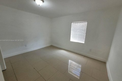 Propiedad comercial en venta en Miami, Florida, 171.59 m2 № 1316562 - foto 7